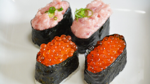 4 pieces of gunkan maki