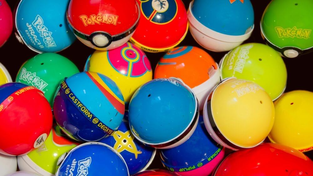 many pokemon balls