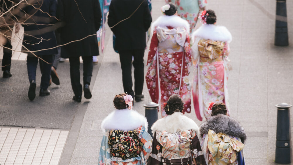 women wear kimono