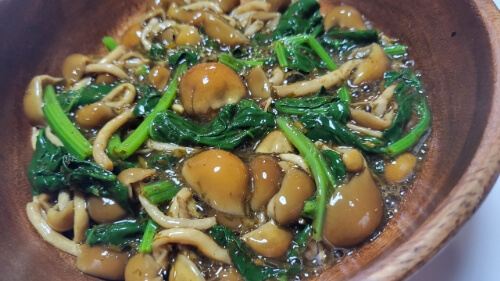 nameko and spinach dish